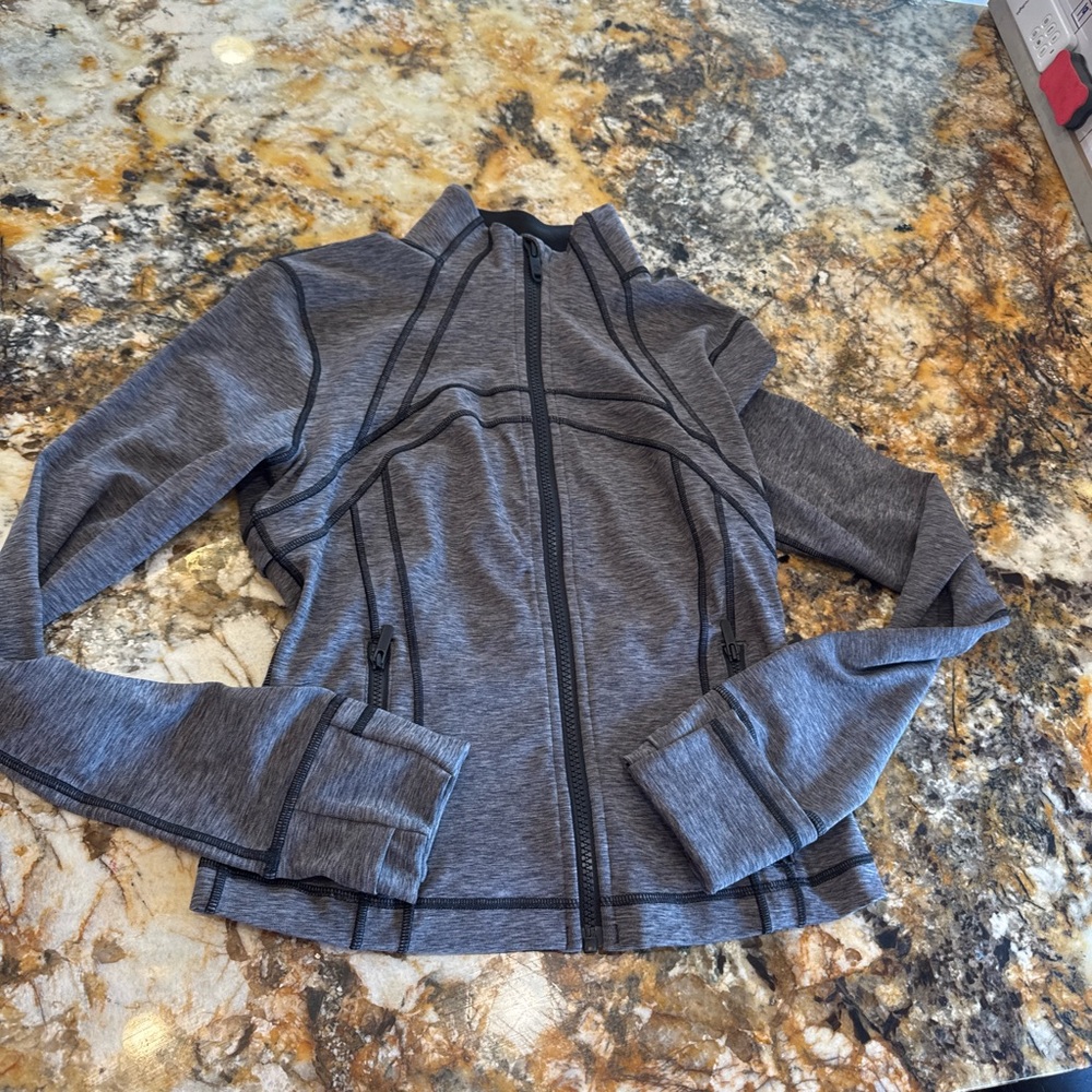 Lulu zip up